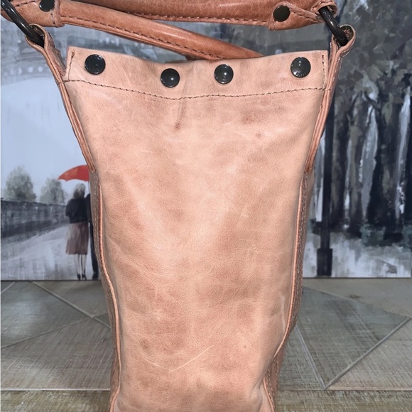 🤍🌷🤍FRYE MELISSA DISTRESSED LEATHER SHOULDER BAG Dusty Rose $388 - Picture 5 of 12